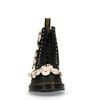 Dr. Martens Pascal met bloemen