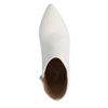 Witte enkellaarsjes met kitten heel