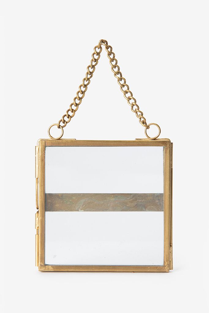 Sissy-Boy Goudkleurig Vierkant Fotolijstje Met Ketting