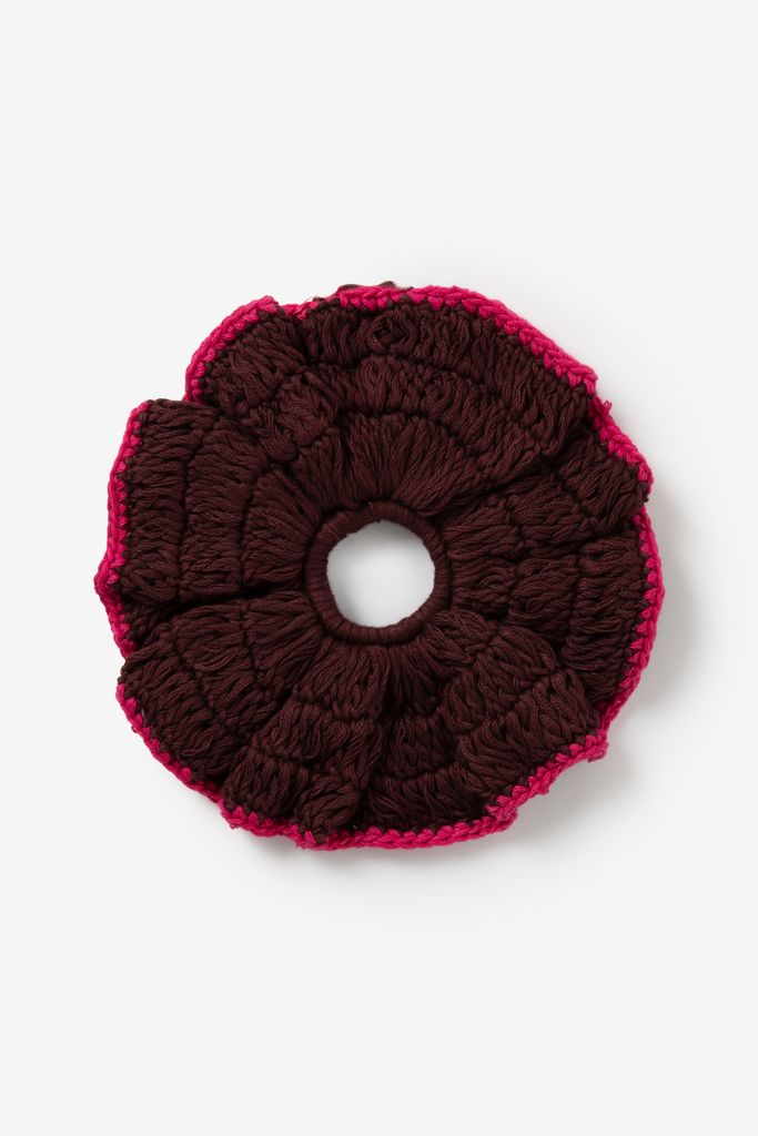 Sissy-Boy Donkerrode Crochet Scrunchie