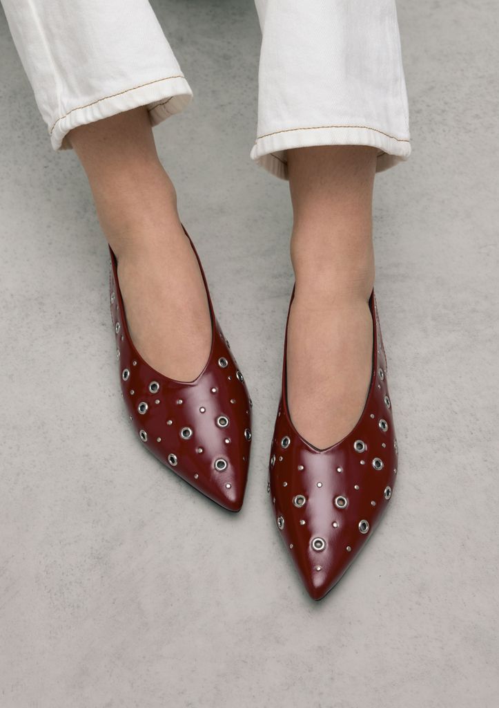 Sacha Burgundy Leren Slingbacks Met Zilverkleurige Studs