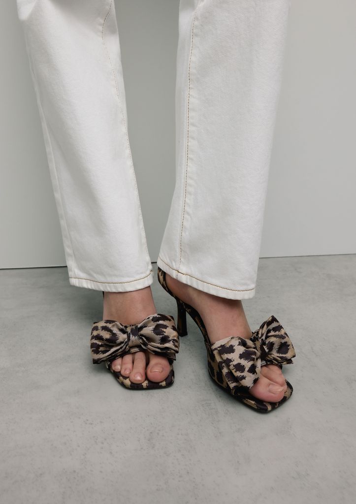 Sacha Leopard Sandalen Met Hak En Strik