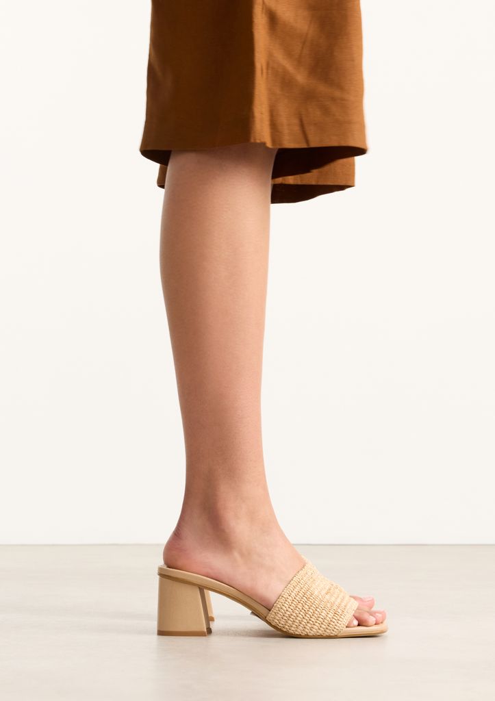 Sacha Beige Muiltjes Met Blokhak