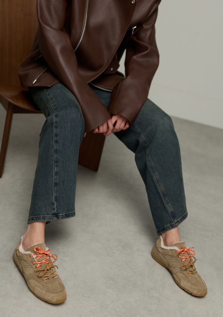 Sacha Bruine Suède Sneakers Met Dubbele Veters