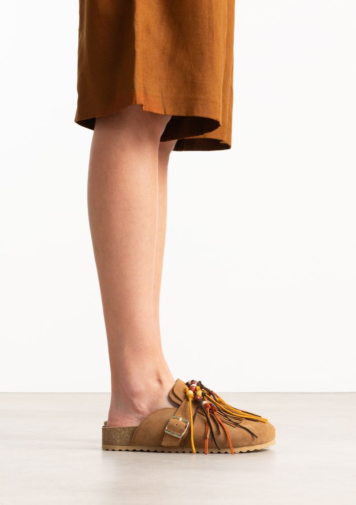 Sacha Cognac Suède Clogs Met Franjes