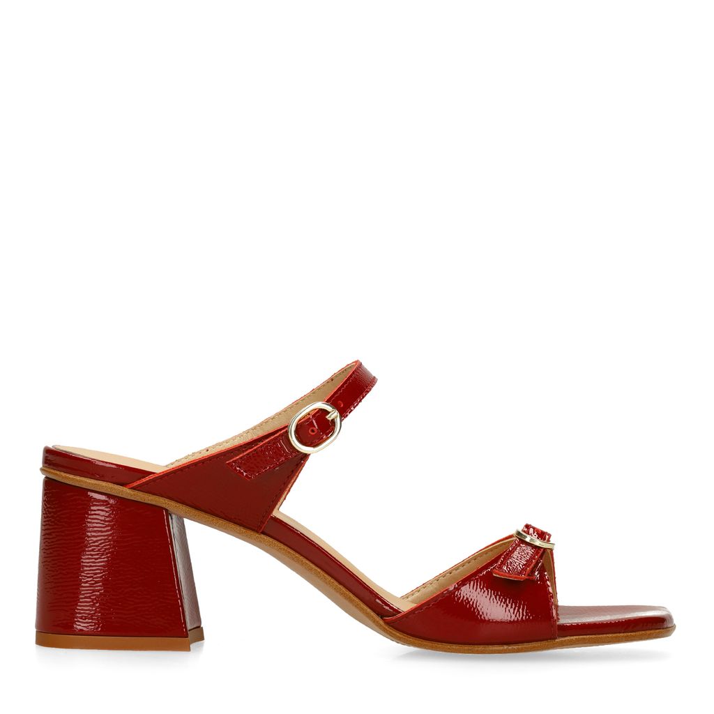 Sacha Rode Lakleren Sandalen Met Hak