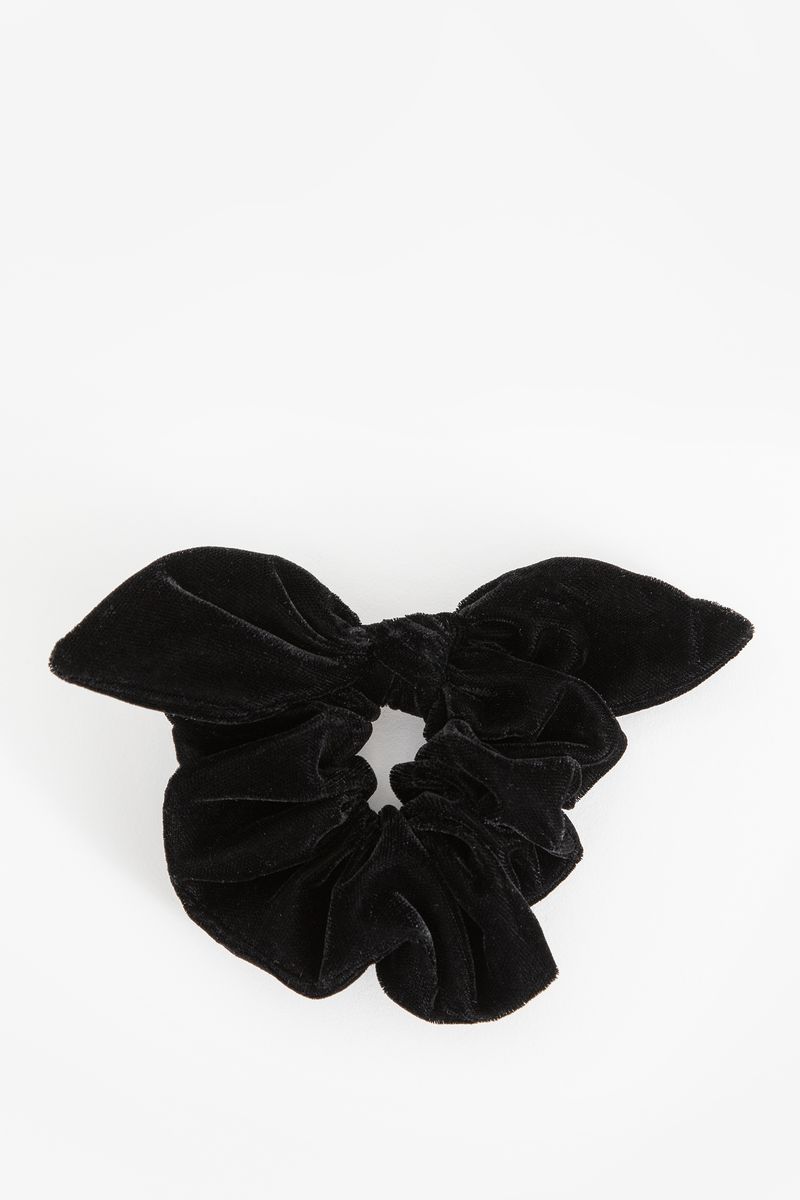 Zwarte velvet scrunchie met strik