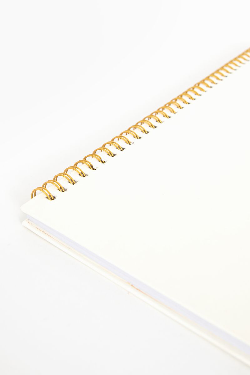 Wit notitieboek met hart