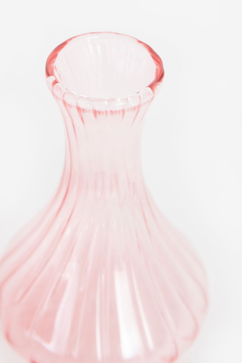 Roze glazen ribbel vaas