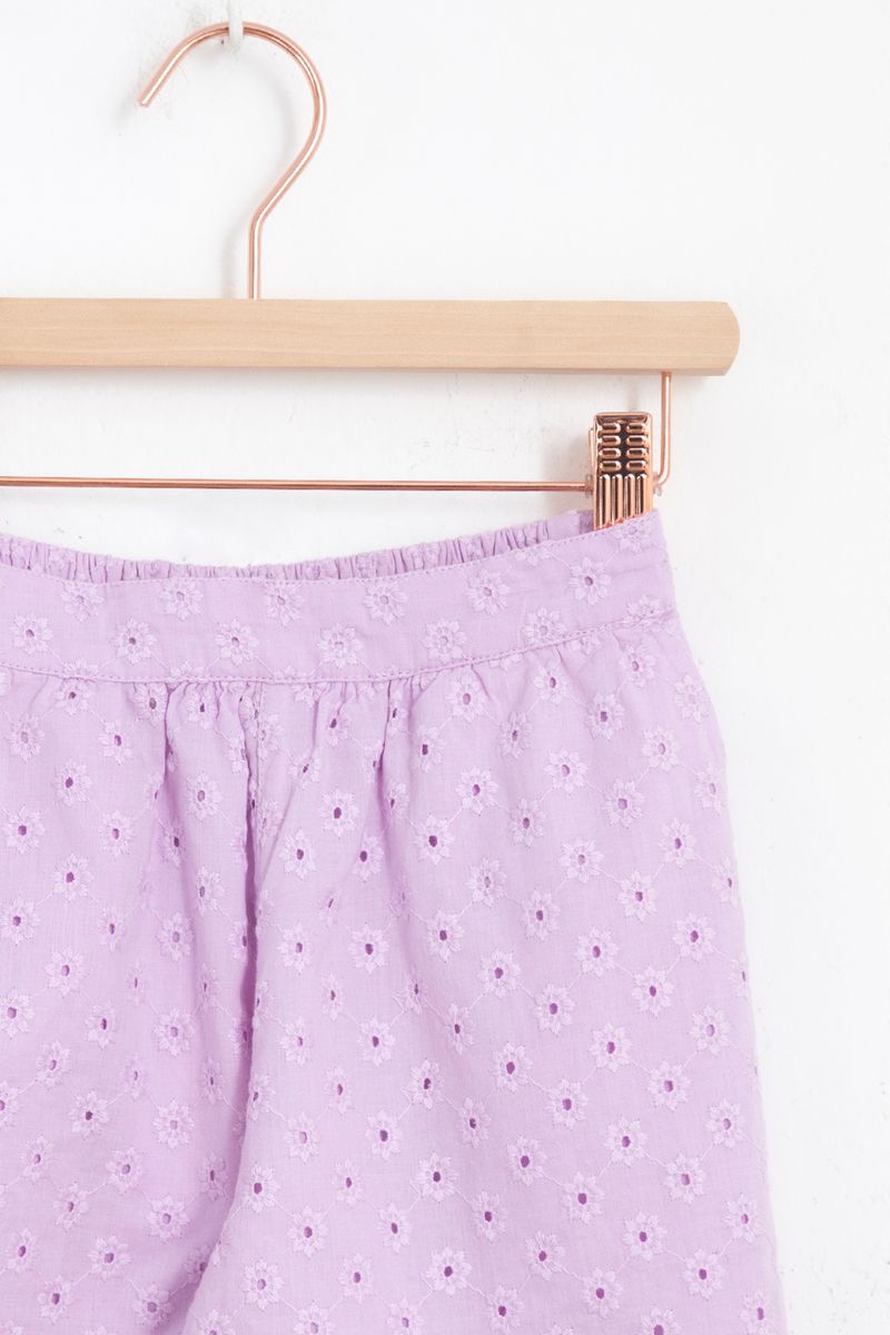 Lichtpaarse shorts met broderie anglaise