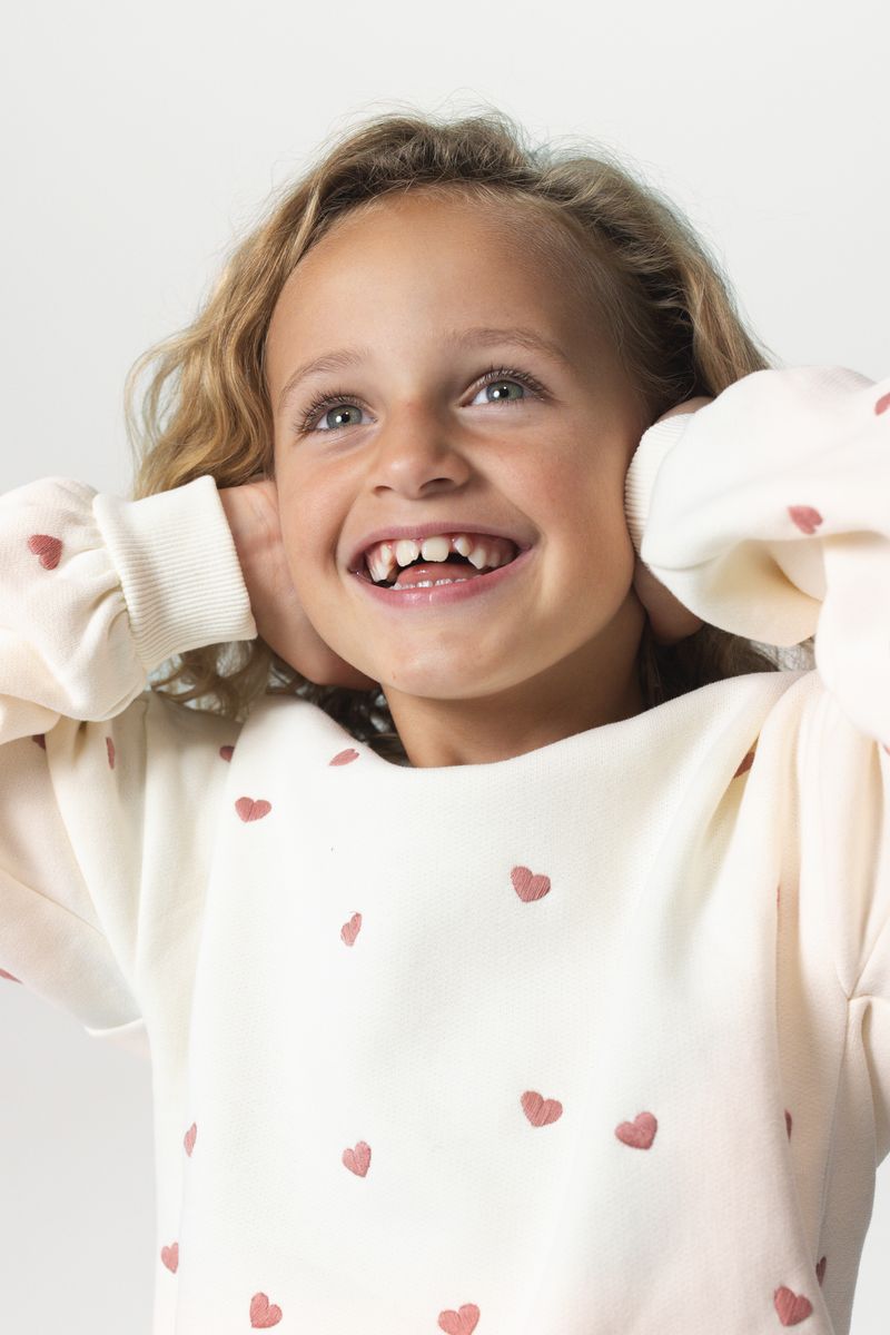 Sissy-Boy - Crèmekleurige sweater met all-over hartjes embroidery en ballonmouwen