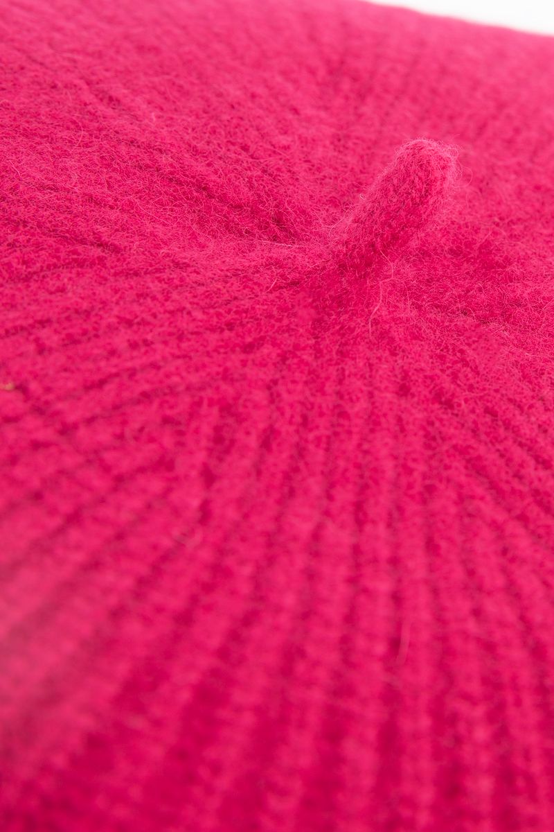 Roze gebreide wollen baret