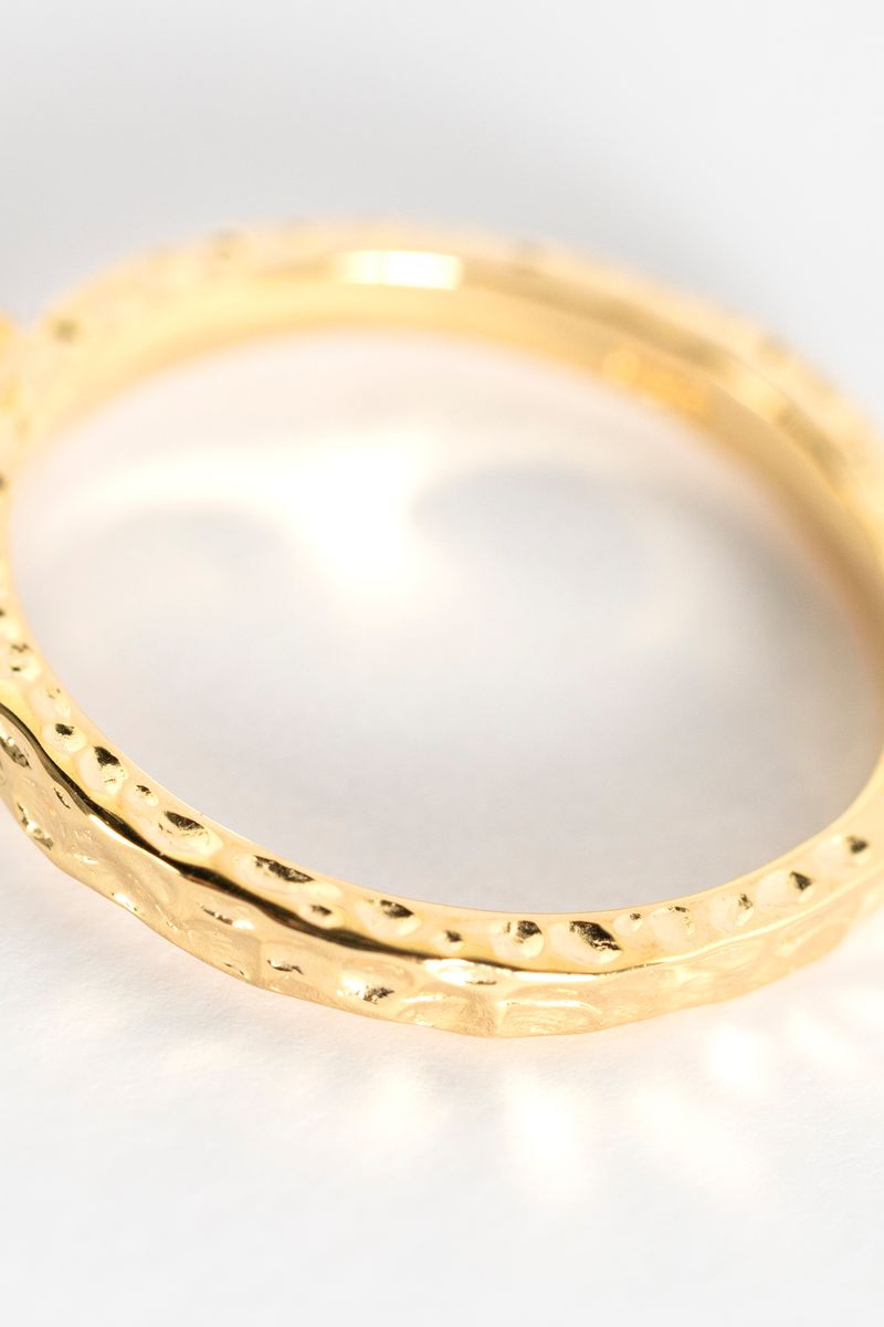 A brend gold plated ring met goudkleurige rutile steen Rozi