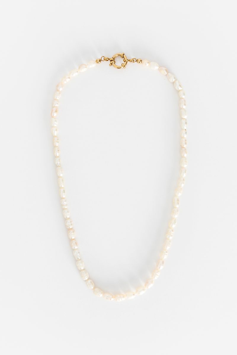 collier plaqué or avec perles