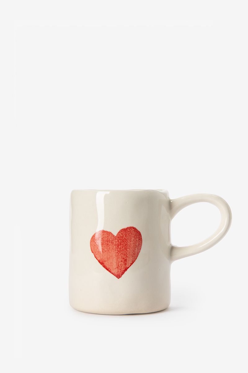 Beige mok met rood hart