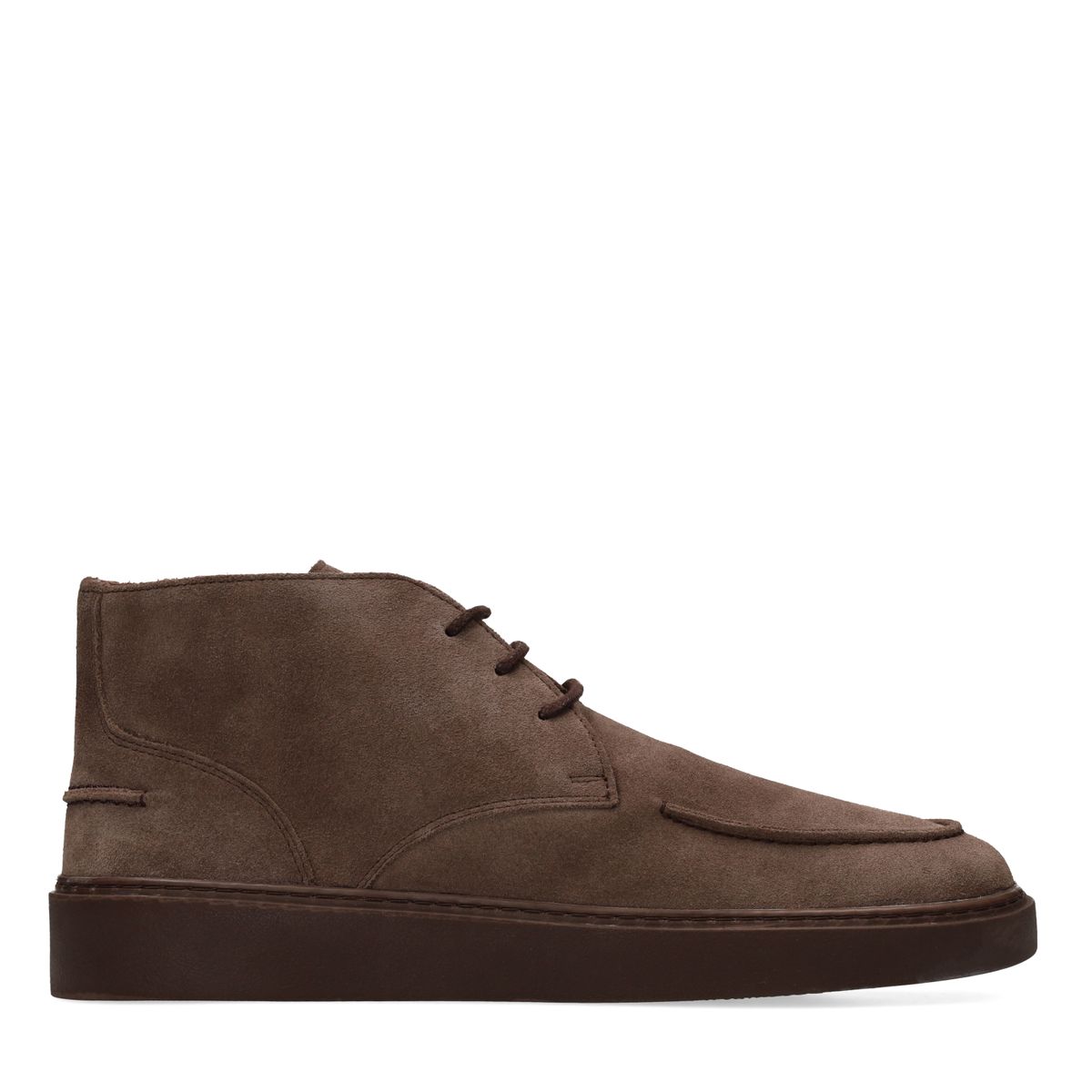 Taupe suède desert boots