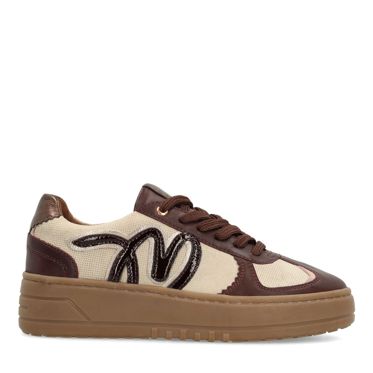 Burgundy suède sneakers