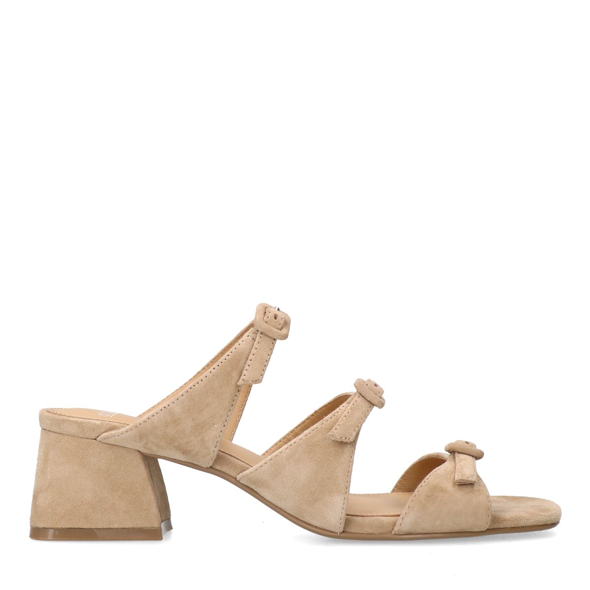 Beige suède sandalen met hak en gespjes