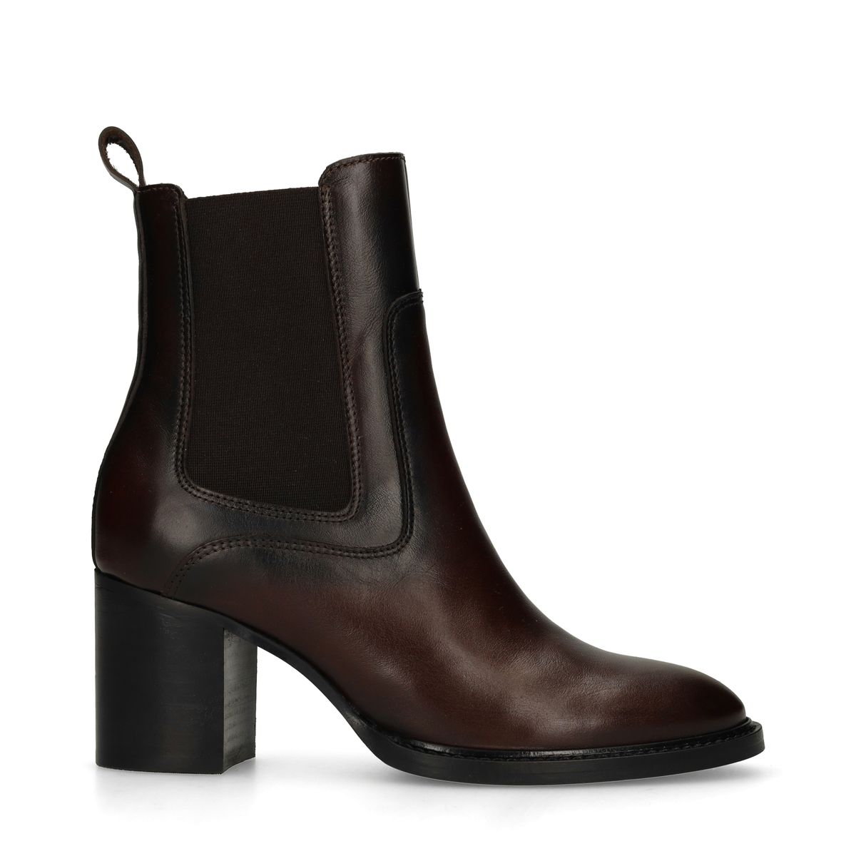 Donkerbruine leren enkellaarsjes met hak