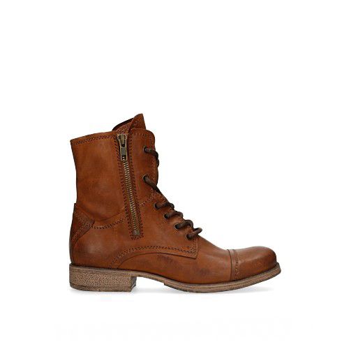Combat boots