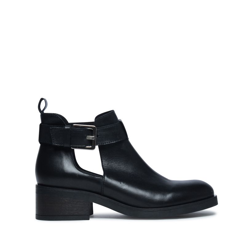 Zwarte cut out boots