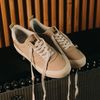 Goliath beigefarbene Sneaker aus Textil und Veloursleder