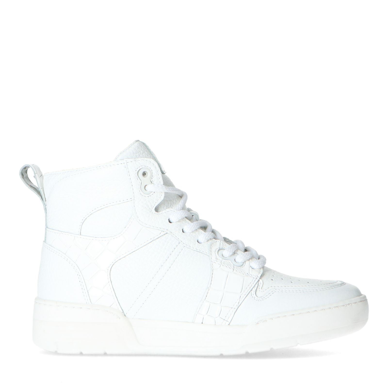 Sneakertrends voor 2022 + hoe draag je deze sneakers 2022? | Glamourista -  kapsels