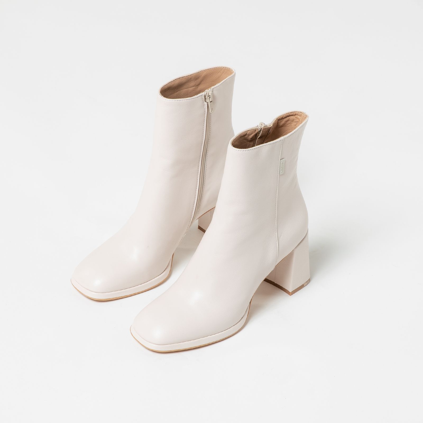 Off white leren enkellaarsjes met hak - Dames | MANFIELD