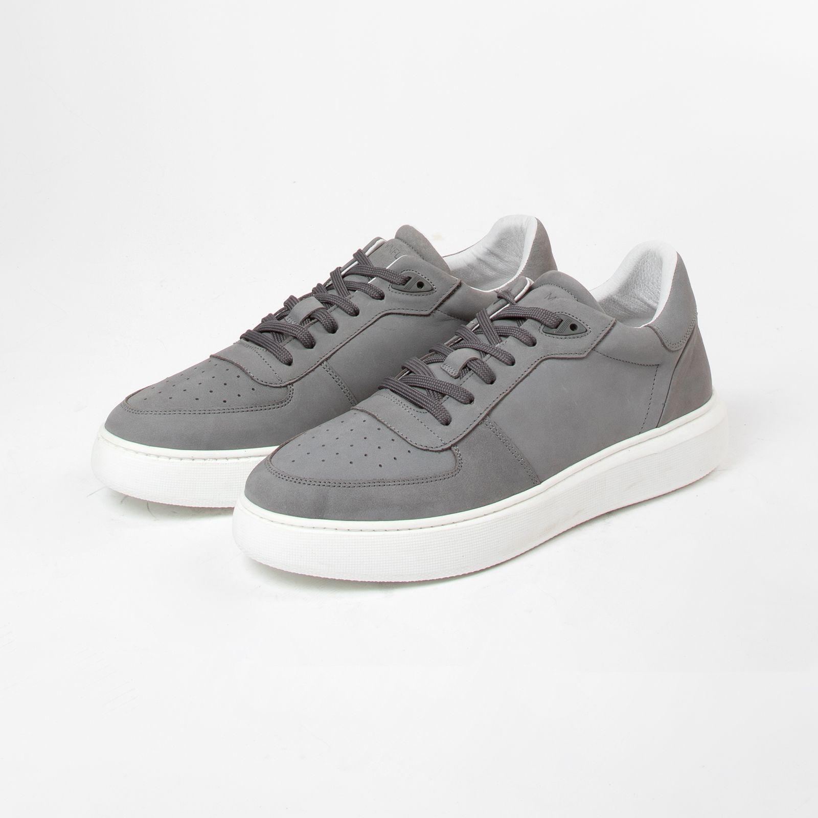 Grijze leren sneakers - Heren | MANFIELD
