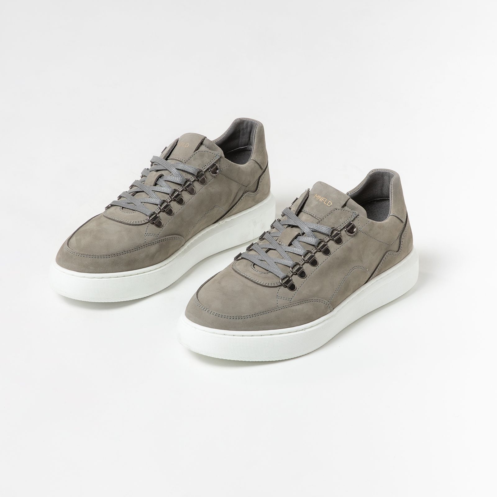 Grijze nubuck sneakers - Heren | MANFIELD