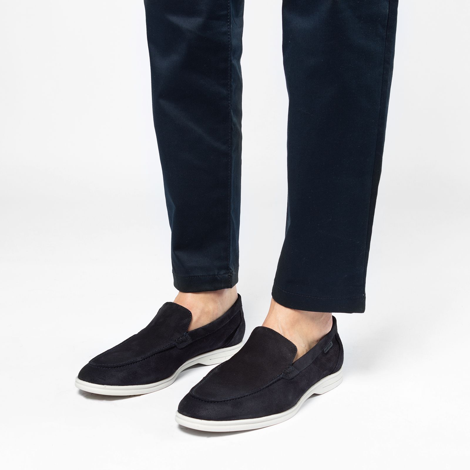 Blauwe suède loafers met witte zool - Heren | MANFIELD