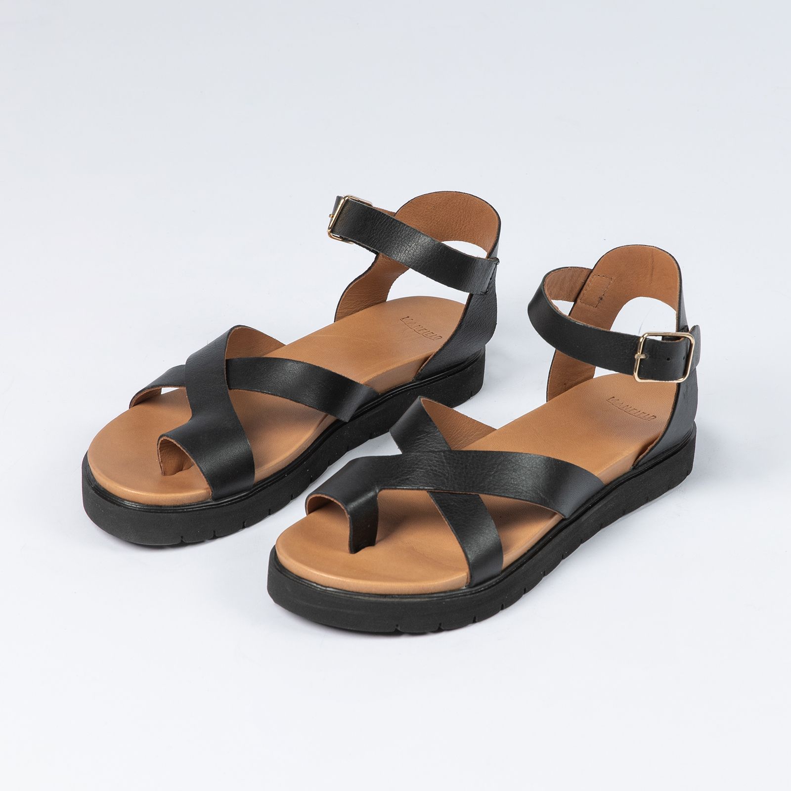 Leren plateau sandalen met gespsluiting zwart - Dames | MANFIELD