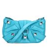 Blaue Handtasche mit silberfarbenen Nieten