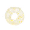 Gele scrunchie met madeliefjes