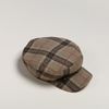 Beige geruite baker boy hat