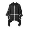 Zwarte poncho met grijze strepen