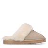 Beige suède pantoffels met schapenvacht