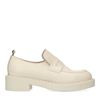 Latte leren loafers