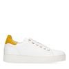 Witte sneakers met geel detail