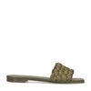 Groene slippers met gevlochten riet