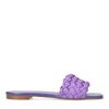 Paarse slippers met gevlochten riet