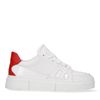 Basket en cuir blanc au détail rouge