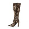 Bottes hautes à talon avec imprimé léopard