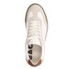 Witte sneakers met beige suède details