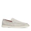 Lichtgrijze suède loafers
