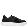 Schwarze Ledersneaker mit weißer Sohle