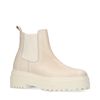 Lattefarbene Chelsea Boots mit chunky Sohle