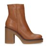 Cognacfarbene Stiefeletten mit Blockabsatz