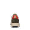 Beige Sneaker mit grünen Akzenten und fluffy Details