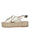 Goldene Plateausandalen aus Leder